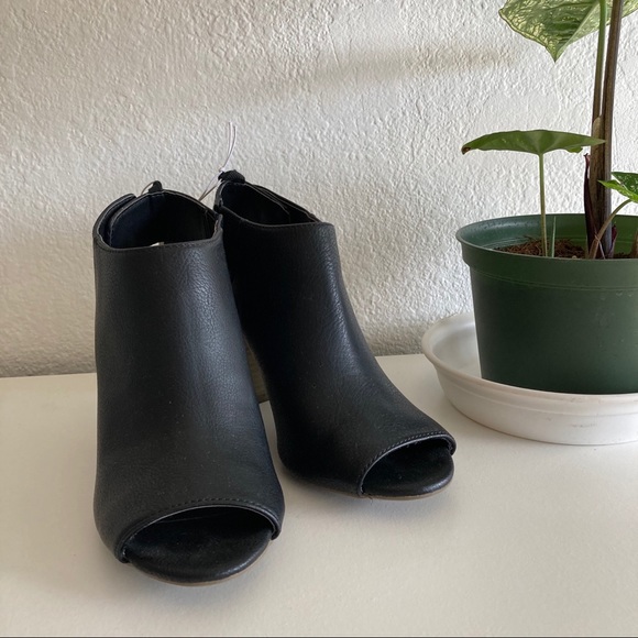 NWT GAP Black Block Heel Sandals sz 6 - Picture 2 of 7